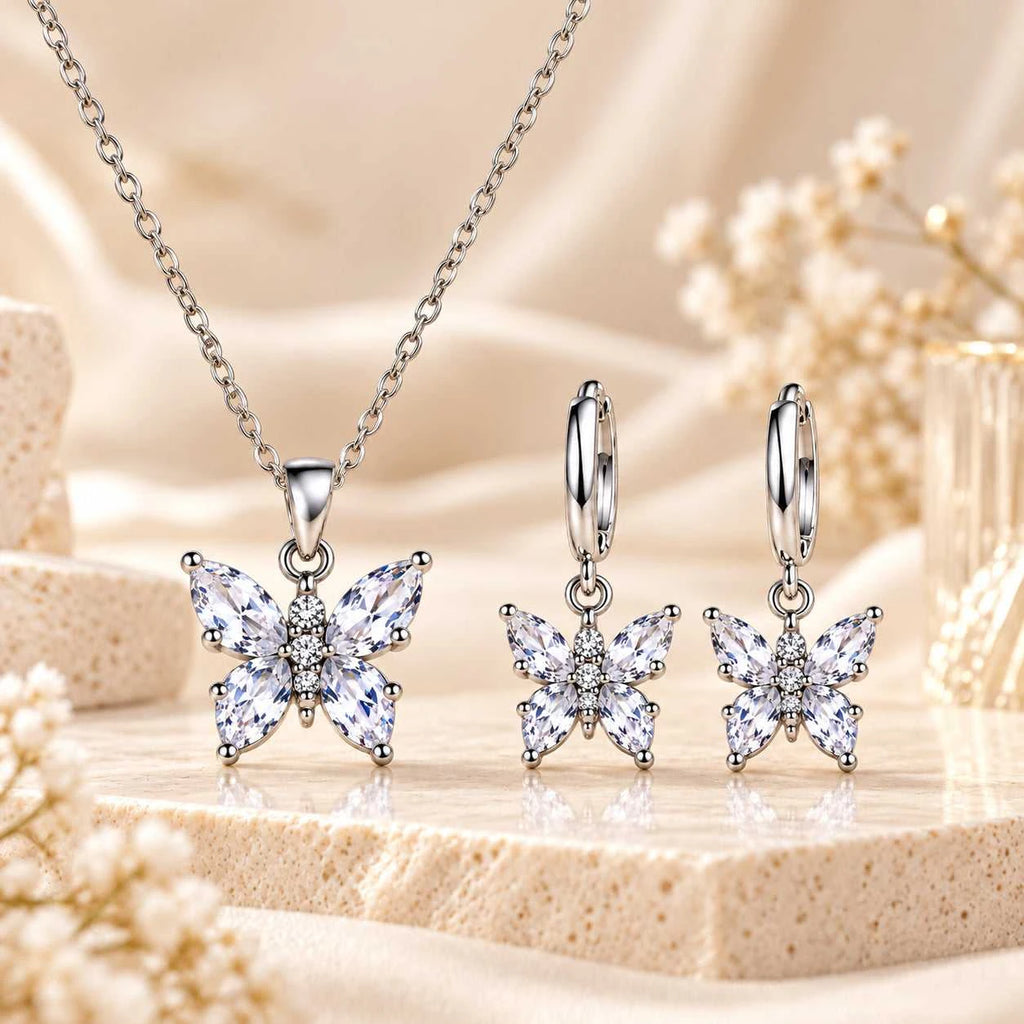 Conjunto Borboleta com colar e brincos de design delicado