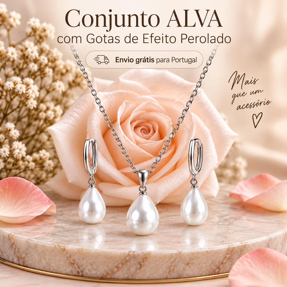 Conjunto ALVA com colar e brincos de gotas de efeito perolado junto a uma rosa