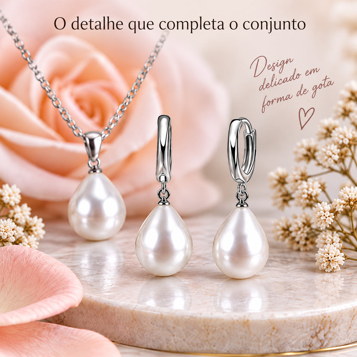 Detalhe dos brincos e do colar ALVA com gotas de efeito perolado