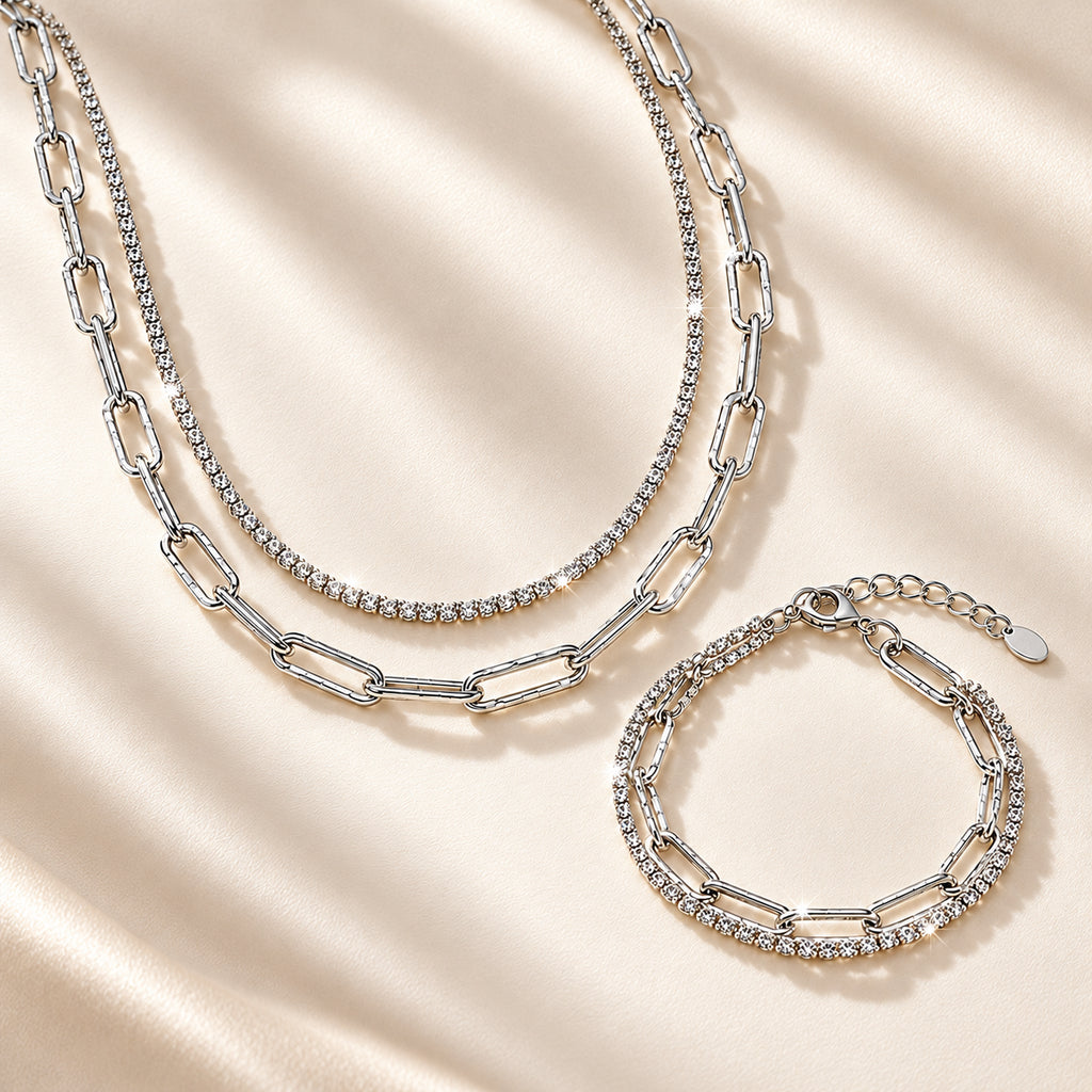 Conjunto CLIP em fundo champanhe com colar de corrente dupla paperclip e ténis e pulseira coordenada