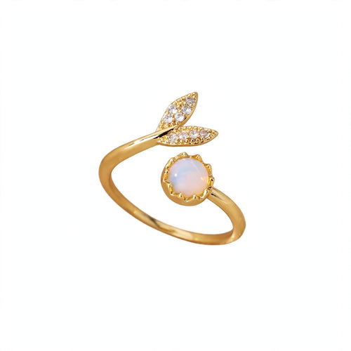 Anel feminino dourado com folhas cravejadas e pedra opala branca - anel aberto ajustável Klyko
